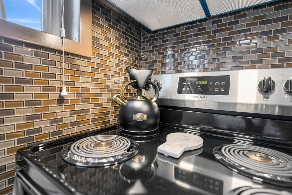 Apartment Yeg Chic Luxury